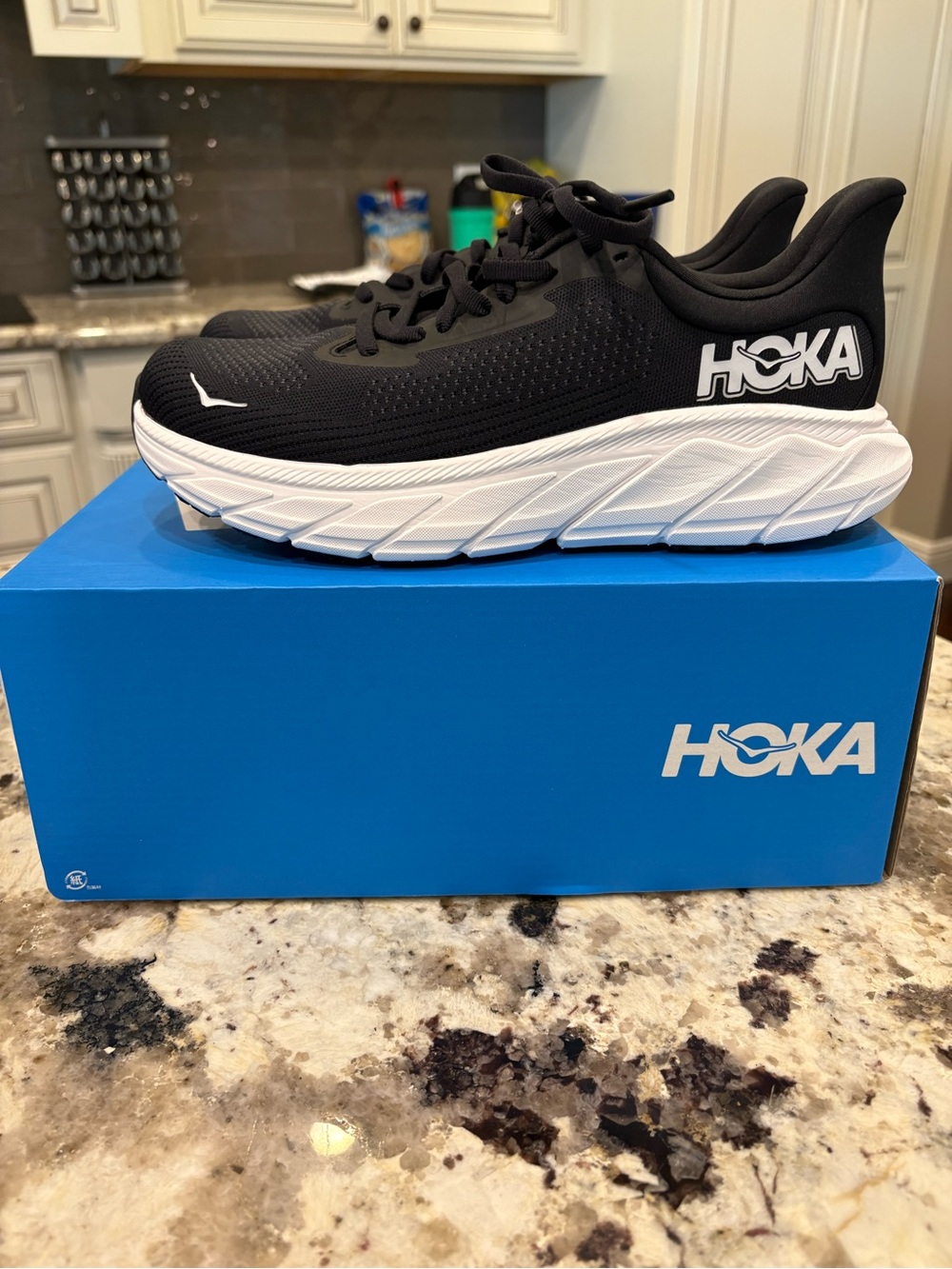 New! Hoka Arahi 7